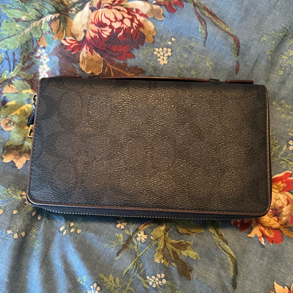 Coach Travel Organizer